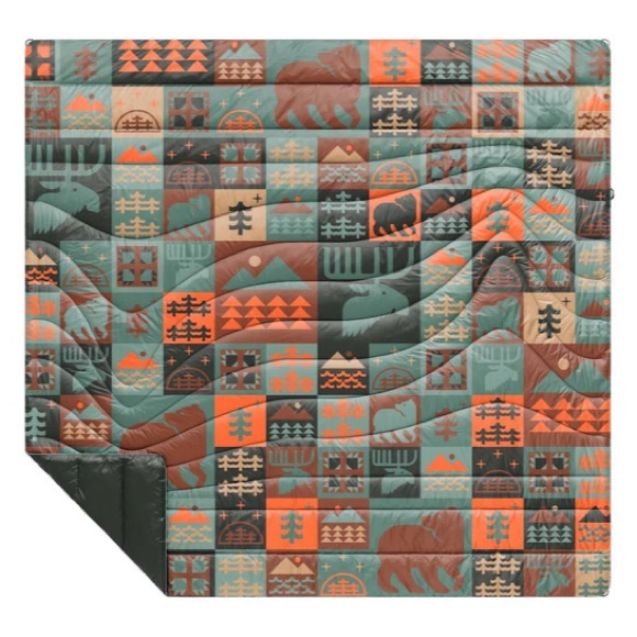 Rumpl 2 Person Cabin Themed Blanket - Picture 1 of 5